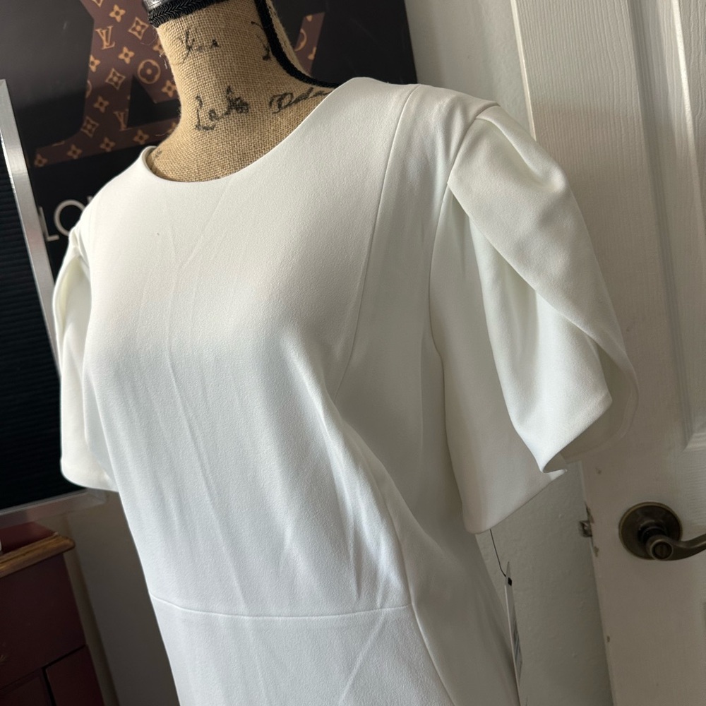 🆕Calvin Klein Ivory Petal Sleeve Dress - Picture 3 of 16